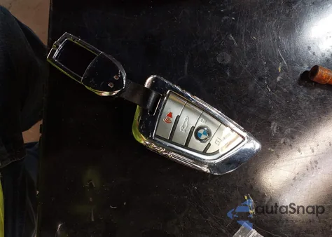 2021 BMW X5 M z USA, uszkodzony, nr VIN 5YMJU0C04M9F63827